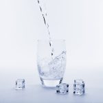 détoxification post fêteshydratation eau boire de l'eau naturopathie